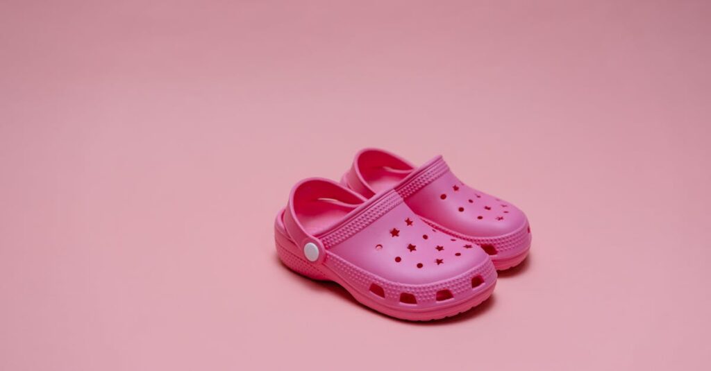 排水溝掃除を怠って詰まりと悪臭が発生したバスルームのイメージ写真