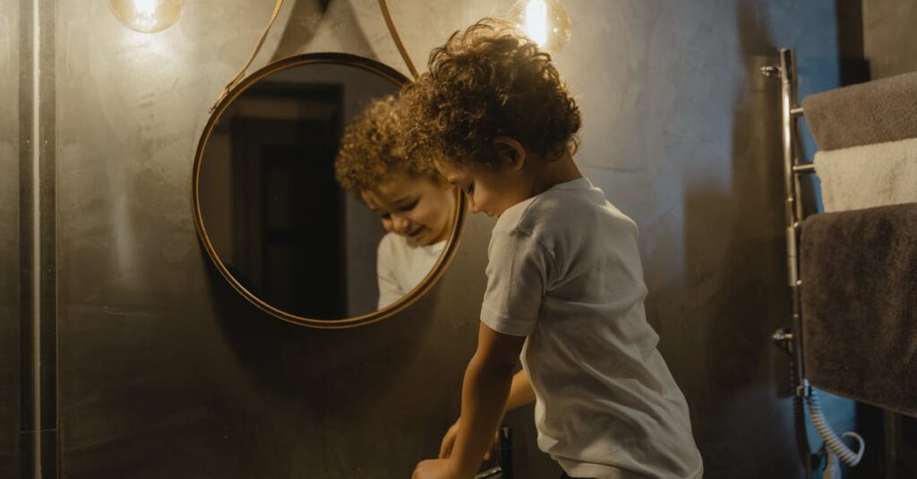 お風呂掃除の予防習慣で清潔な排水溝を維持しているイメージ写真