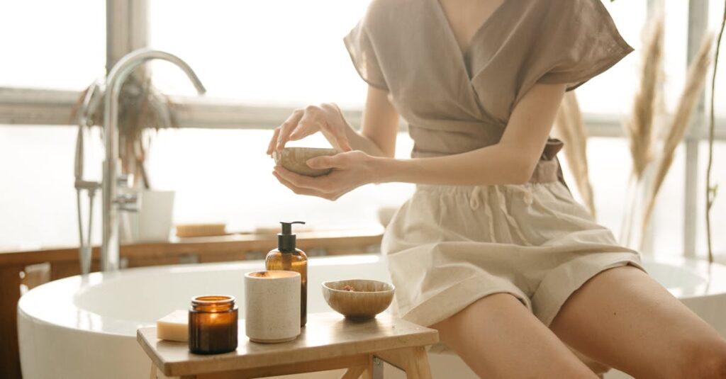 黒ずみに効く風呂用洗剤を選ぶポイントを紹介するイメージ画像。成分や床材との相性、安全性などの観点が図示されている。